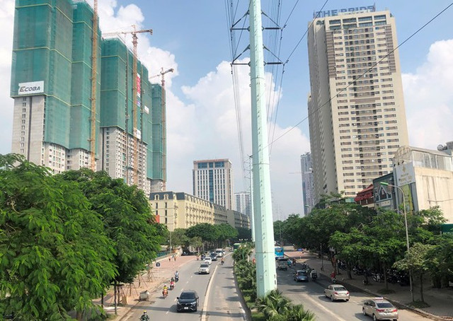 Cận cảnh cao ốc 'nhấn chìm' con đường BT Hà Nội - Hình 13 Can canh cao oc 'nhan chim' con duong BT Ha Noi-Hinh-13