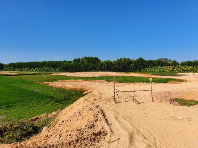 Quang Ngai thu hoi, cham dut gan 300 du an khu dan cu do thi