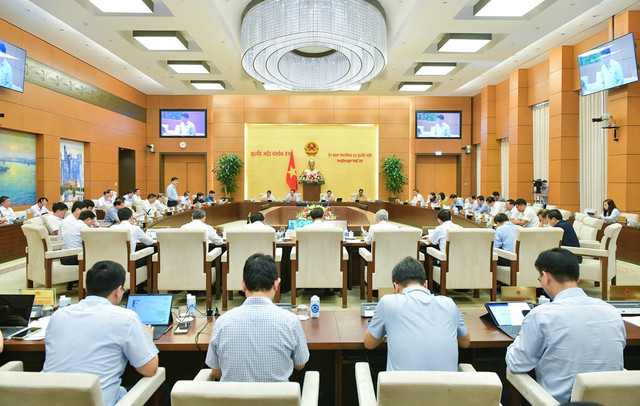 UB Thường vụ Quốc hội nêu nguyên nhân giá vàng trong nước và thế giới chênh lệch lớn UB Thuong vu Quoc hoi neu nguyen nhan gia vang trong nuoc va the gioi chenh lech lon
