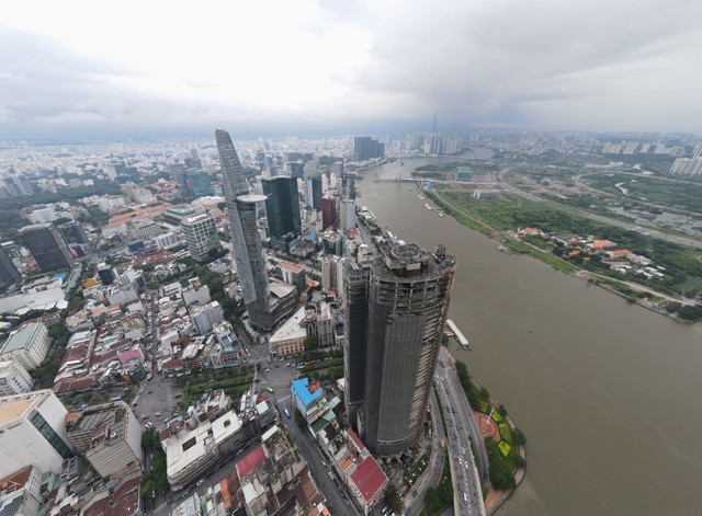 Cận cảnh dự án Saigon One Tower 'đắp chiếu' hơn 10 năm đang được thi công trở lại - Hình 2 Can canh du an Saigon One Tower 'dap chieu' hon 10 nam dang duoc thi cong tro lai-Hinh-2