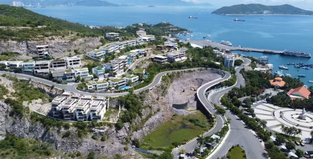 Chu du an Khu biet thu Anh Nguyen khai thac 40.000 m3 dat da trai phep