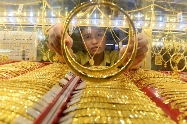 Giá vàng hôm nay 16/5: Giá vàng tăng không ngừng nghỉ Gia vang hom nay 16/5: Gia vang tang khong ngung nghi