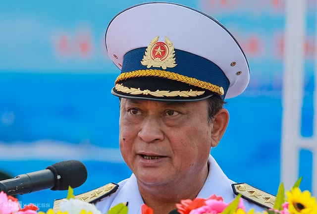 Ky luat hon 90 can bo thuoc dien Trung uong quan ly, trong do co 22 si quan cap tuong