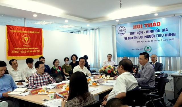 Không để người tiêu dùng phải 'mua thịt lợn giá rẻ trên tivi' Khong de nguoi tieu dung phai 'mua thit lon gia re tren tivi'