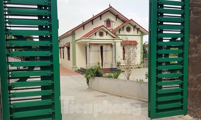 Cận cảnh biệt thự, nhà vườn trái phép lại 'mọc' trên đồi ở Ba Vì - Hình 11 Can canh biet thu, nha vuon trai phep lai 'moc' tren doi o Ba Vi-Hinh-11