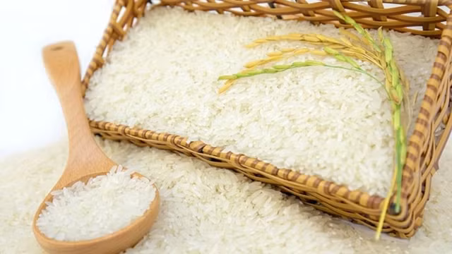 Cổ phiếu các doanh nghiệp ngành gạo: Lao dốc và hủy niêm yết Co phieu cac doanh nghiep nganh gao: Lao doc va huy niem yet