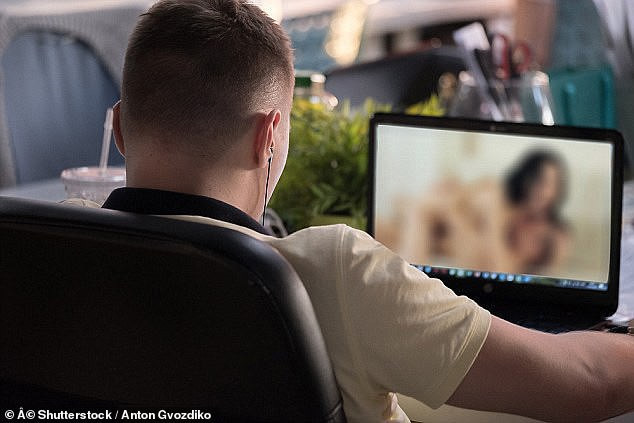 Xem phim khiêu dâm thường xuyên sẽ tàn phá sức khỏe như thế này Xem phim khieu dam thuong xuyen se tan pha suc khoe nhu the nay