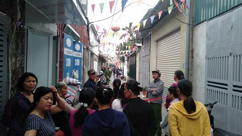 Ảnh hiện trường nơi 3 bà cháu chết cháy trên gác xếp - Hình 10 Anh hien truong noi 3 ba chau chet chay tren gac xep-Hinh-10