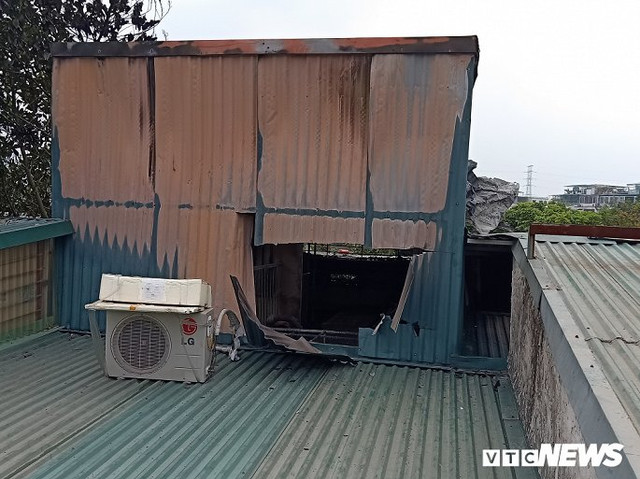 Ảnh hiện trường nơi 3 bà cháu chết cháy trên gác xếp - Hình 5 Anh hien truong noi 3 ba chau chet chay tren gac xep-Hinh-5