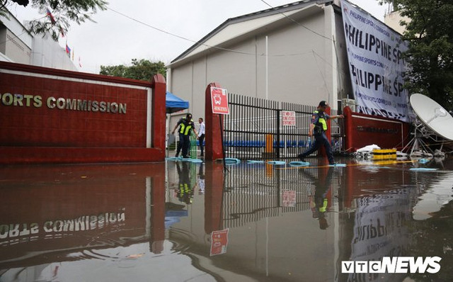 Can canh san bong U22 Viet Nam vs U22 Singapore: Ngap khap noi-Hinh-6