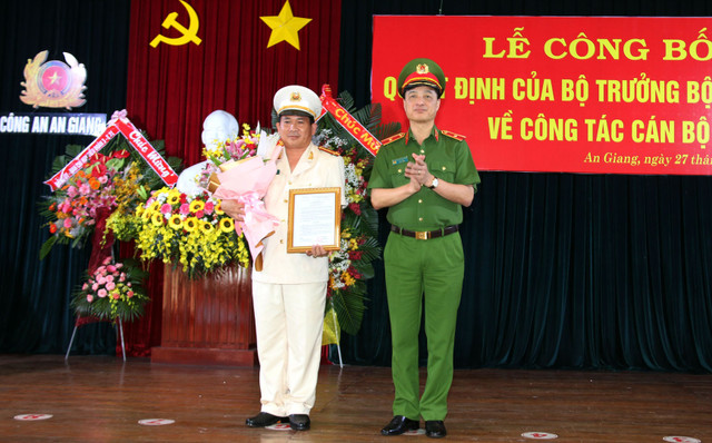 Đại tá Đinh Văn Nơi giữ chức vụ giám đốc Công an An Giang Dai ta Dinh Van Noi giu chuc vu giam doc Cong an An Giang