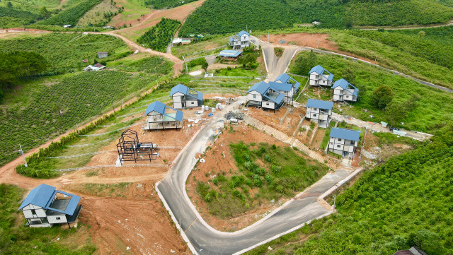 Sau thời gian Lâm Đồng tăng cường kiểm tra, các dự án cạo đồi chè ở Bảo Lộc giờ thế nào? - Hình 2 Sau thoi gian Lam Dong tang cuong kiem tra, cac du an cao doi che o Bao Loc gio the nao?-Hinh-2