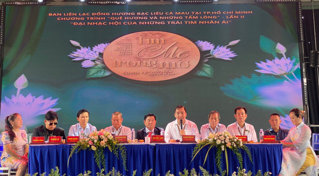 Tổ chức đêm nhạc 'Quê hương và những tấm lòng' giúp trẻ em mồ côi do COVID-19 To chuc dem nhac 'Que huong va nhung tam long' giup tre em mo coi do COVID-19