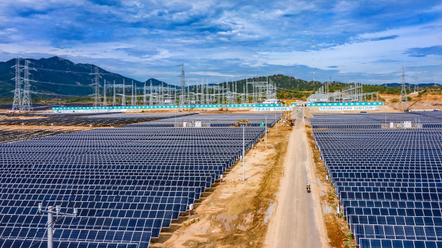 Tin mới nhất vụ EVN dừng khai thác công suất 172,12MW điện mặt trời của Trung Nam Tin moi nhat vu EVN dung khai thac cong suat 172,12MW dien mat troi cua Trung Nam