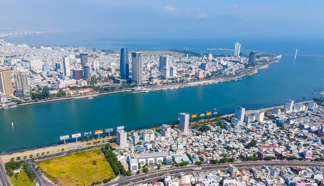 Da Nang go kho cho thi truong bat dong san