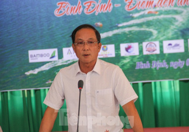 Giám đốc Sở Du lịch bị miễn nhiệm chức vụ vì chơi golf giữa mùa dịch xin nghỉ hưu trước tuổi Giam doc So Du lich bi mien nhiem chuc vu vi choi golf giua mua dich xin nghi huu truoc tuoi