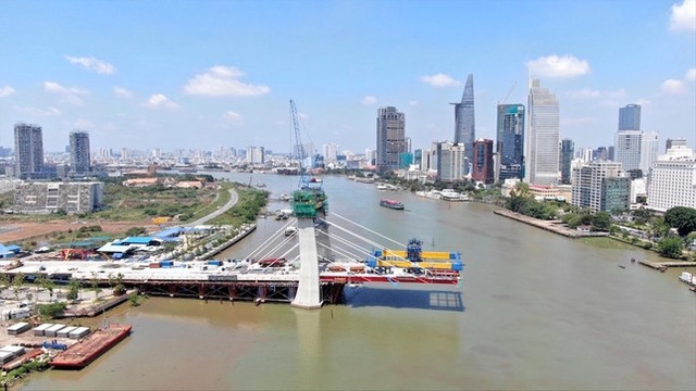 Đấu giá đất Thủ Thiêm: Giá lên trời, cổ phiếu bất động sản đua tăng trần Dau gia dat Thu Thiem: Gia len troi, co phieu bat dong san dua tang tran