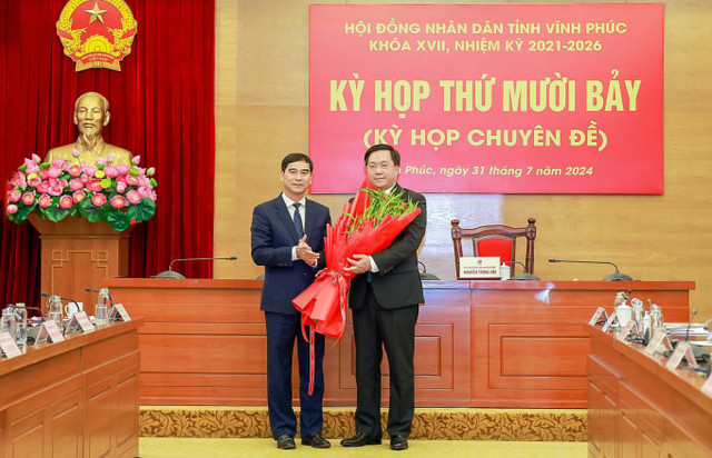Những chức vụ ông Trần Duy Đông từng đảm nhiệm trước khi làm Chủ tịch tỉnh Vĩnh Phúc - Hình 2 Nhung chuc vu ong Tran Duy Dong tung dam nhiem truoc khi lam Chu tich tinh Vinh Phuc-Hinh-2