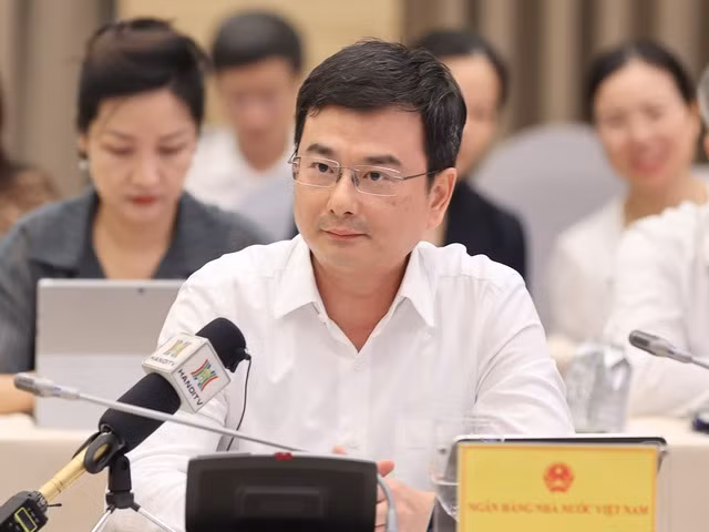 Pho Thong doc Ngan hang Nha nuoc ly giai nguyen nhan tin dung tang truong thap