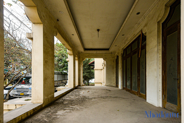 Nhếch nhác biệt thự xây không phép trên đất Cảng Hà Nội - Hình 2 Nhech nhac biet thu xay khong phep tren dat Cang Ha Noi-Hinh-2