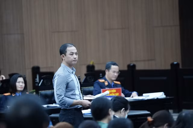 Vụ chiếm đoạt 433 tỷ: Tranh luận về 122 tỷ đồng của đại gia Vu chiem doat 433 ty: Tranh luan ve 122 ty dong cua dai gia