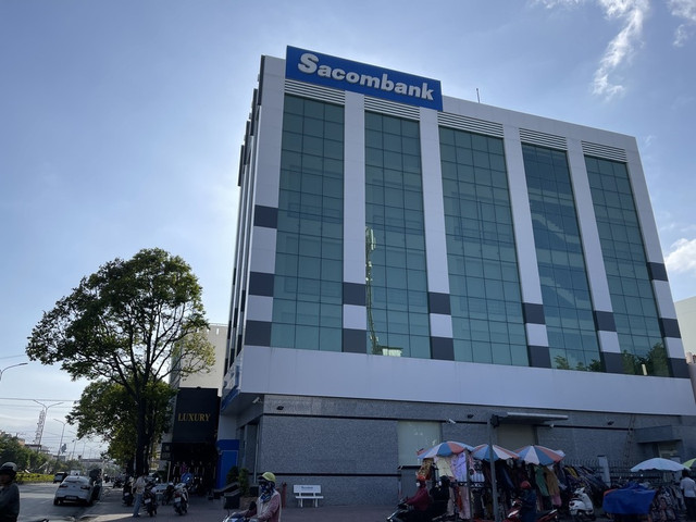 Tiền gửi của khách ở Sacombank Cam Ranh... 'bốc hơi' Tien gui cua khach o Sacombank Cam Ranh... 'boc hoi'