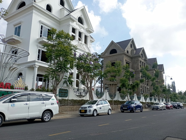 Chủ dự án Đà Lạt Five Star Happy Valley bị phạt 130 triệu đồng Chu du an Da Lat Five Star Happy Valley bi phat 130 trieu dong