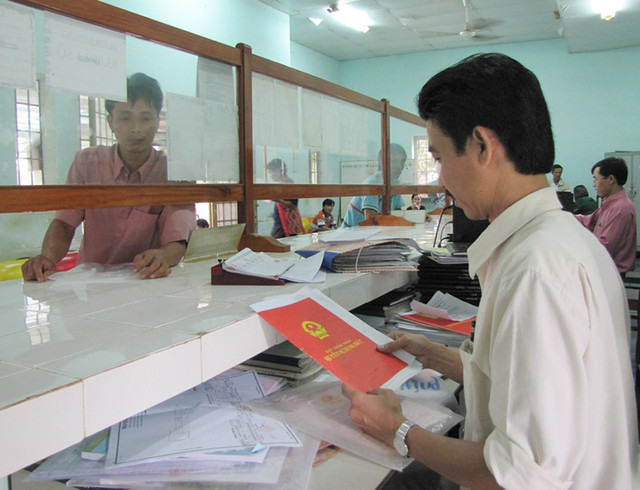 Phí làm hồ sơ nhà đất tại TP HCM tăng từ 1/6 Phi lam ho so nha dat tai TP HCM tang tu 1/6