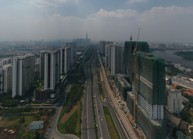 Hang chuc chung cu o TP HCM bi cham so hong vi xay sai phep