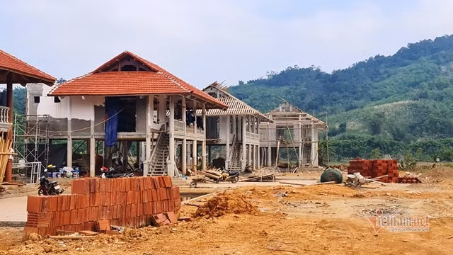 Can canh nhung ngoi nha xay trai phep trai phep tren dat trong lua o Thanh Hoa-Hinh-5