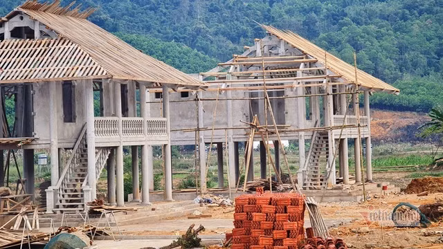 Can canh nhung ngoi nha xay trai phep trai phep tren dat trong lua o Thanh Hoa-Hinh-7