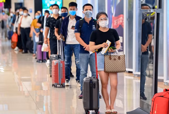 Ca nhiem bien chung Omicron dau tien o Viet Nam la nguoi ve tu nuoc Anh