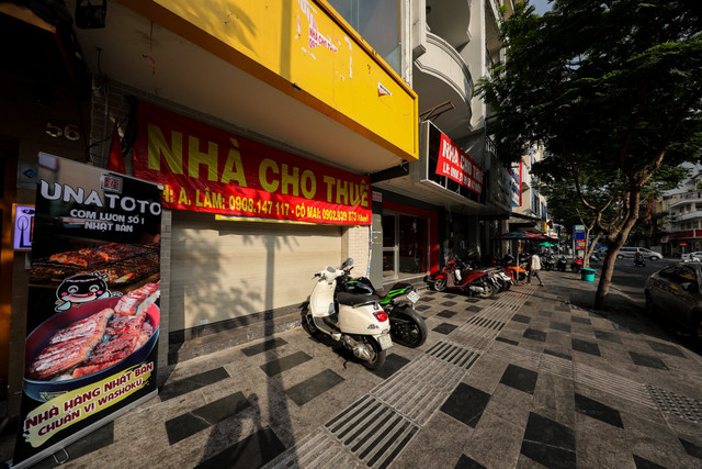 Giảm giá thuê 50%, chủ mặt bằng bán lẻ vẫn 'mỏi mắt' tìm khách Giam gia thue 50%, chu mat bang ban le van 'moi mat' tim khach