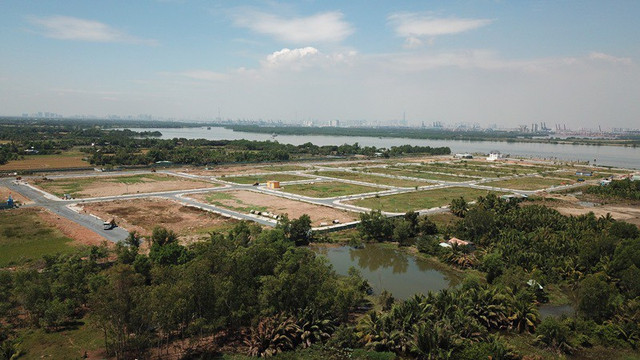 Bị ngân hàng huỷ bảo lãnh, chủ đầu tư King Bay nói 'do khách hàng đã làm đơn tố cáo, đưa thông tin xấu' Bi ngan hang huy bao lanh, chu dau tu King Bay noi 'do khach hang da lam don to cao, dua thong tin xau'