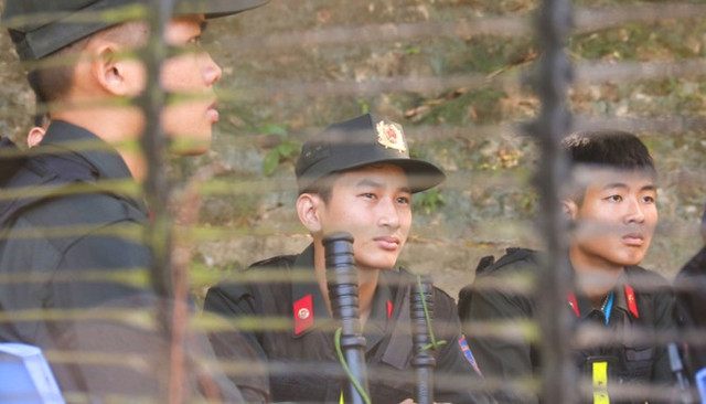 Tung quân ráo riết truy bắt phạm nhân giết người vượt ngục trốn trên đèo Hải Vân - Hình 3 Tung quan rao riet truy bat pham nhan giet nguoi vuot nguc tron tren deo Hai Van-Hinh-3