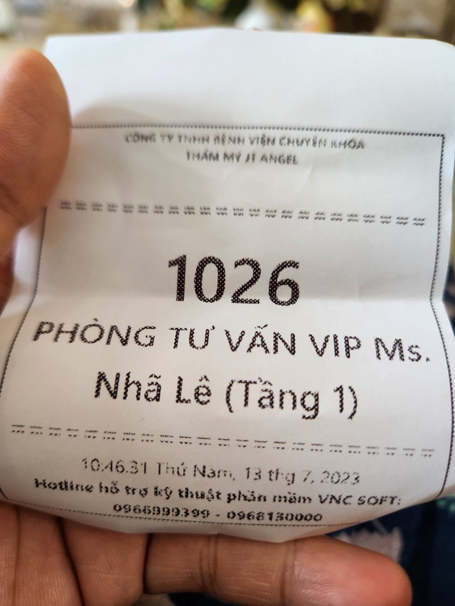 CEO của Bệnh viện thẩm mỹ JT Angel 'làm thay' công việc của bác sĩ? - Hình 3 CEO cua Benh vien tham my JT Angel 'lam thay' cong viec cua bac si?-Hinh-3
