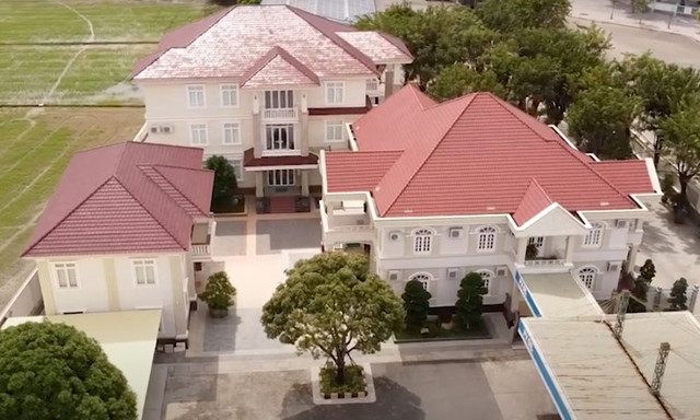 BR-VT: Tại sao Công ty Đông Nam trúng liên tiếp hàng loạt gói thầu khủng? BR-VT: Tai sao Cong ty Dong Nam trung lien tiep hang loat goi thau khung?