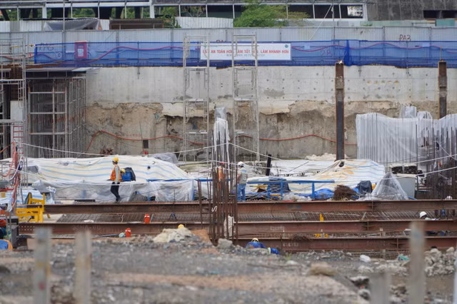 TP HCM: Quận, huyện chủ động quyết định công trình được phép hoạt động trở lại TP HCM: Quan, huyen chu dong quyet dinh cong trinh duoc phep hoat dong tro lai