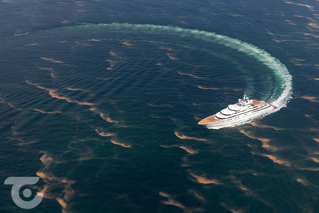 Cận cảnh siêu du thuyền xa hoa của tỷ phú Abu Dhabi - Hình 5 Can canh sieu du thuyen xa hoa cua ty phu Abu Dhabi-Hinh-5