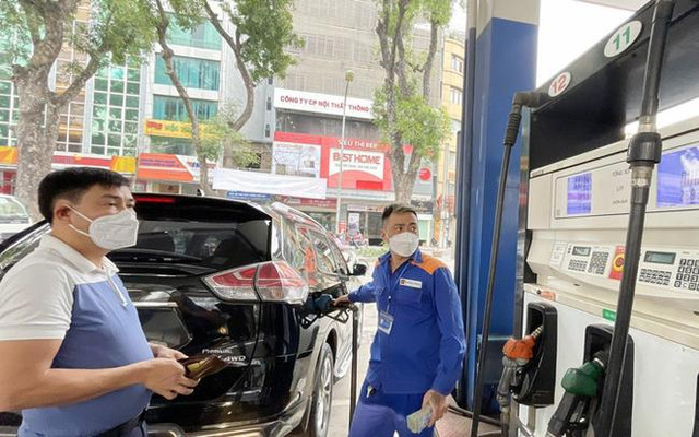 Đại sứ quán Việt Nam tại Malaysia làm rõ thông tin về giá xăng 13.000 đồng/lít - Hình 2 Dai su quan Viet Nam tai Malaysia lam ro thong tin ve gia xang 13.000 dong/lit-Hinh-2