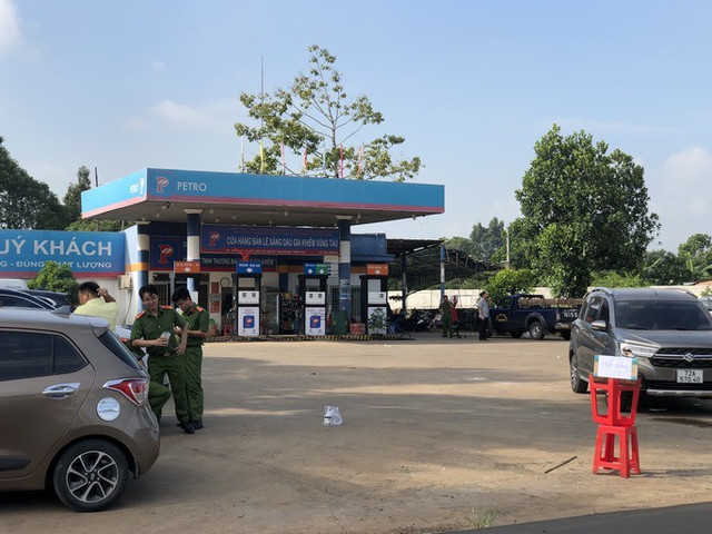 Công an BR-VT đang phong tỏa, khám xét cây xăng Gia Khiêm - Hình 2 Cong an BR-VT dang phong toa, kham xet cay xang Gia Khiem-Hinh-2