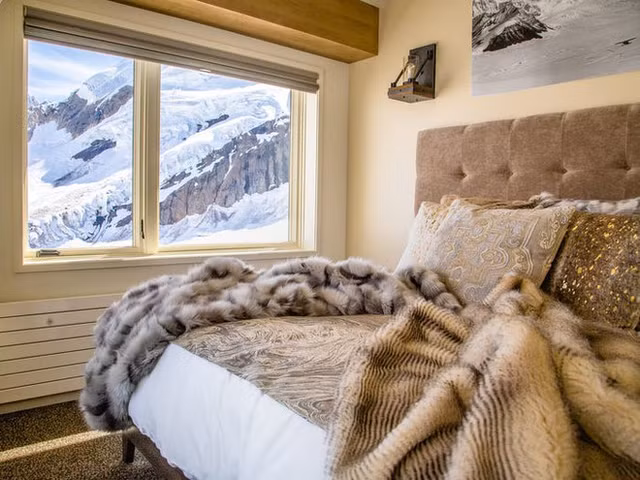 Chi 25.000 USD trong 1 dem de ngam cuc quang, an cua Alaska tren dinh nui bang-Hinh-6