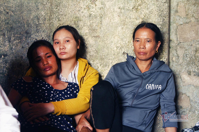 Mẹ khóc ngất gọi con thơ 5 tuổi bị trói tay, bỏ đói đến chết ở Nghệ An Me khoc ngat goi con tho 5 tuoi bi troi tay, bo doi den chet o Nghe An