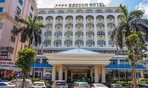 Dua nhau ra toa vi tranh chap gia thue dat 'vang' lam khach san