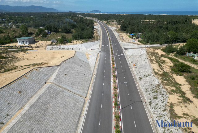 Con đường ven biển ngàn tỷ 'đẹp như tranh' ở Bình Định - Hình 2 Con duong ven bien ngan ty 'dep nhu tranh' o Binh Dinh-Hinh-2
