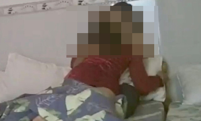 Khoi to 2 bi can lam lo clip 'nong' cua mot lanh dao nganh o Hau Giang-Hinh-2