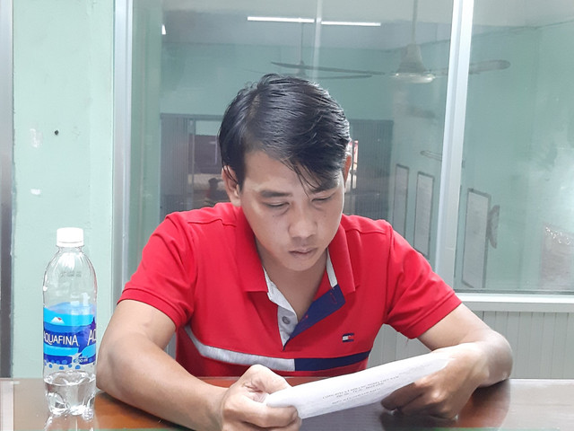 Người đàn ông xách dao đâm hàng xóm tử vong Nguoi dan ong xach dao dam hang xom tu vong