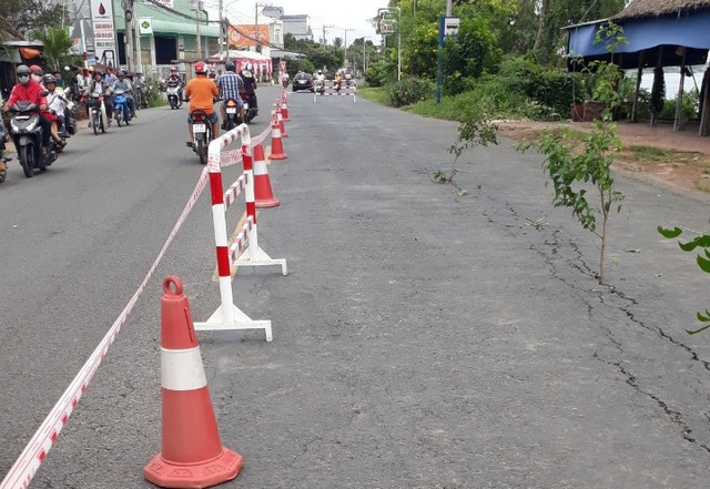 Quốc lộ 91 ở An Giang có nguy cơ sạt lở xuống sông Hậu Quoc lo 91 o An Giang co nguy co sat lo xuong song Hau