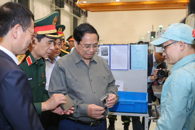 Thủ tướng Phạm Minh Chính làm việc với Tập đoàn Viettel - Hình 18 Thu tuong Pham Minh Chinh lam viec voi Tap doan Viettel-Hinh-18