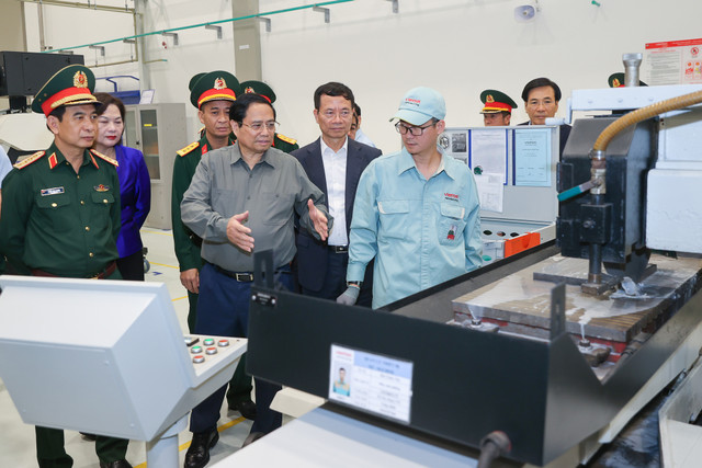 Thủ tướng Phạm Minh Chính làm việc với Tập đoàn Viettel - Hình 17 Thu tuong Pham Minh Chinh lam viec voi Tap doan Viettel-Hinh-17
